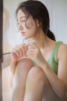 舌头往下舔到一个硬硬的包疼